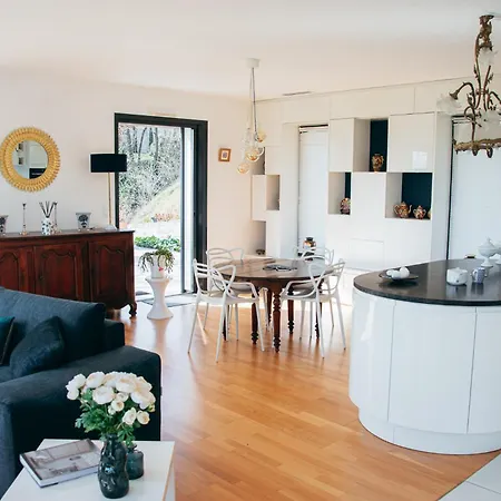 La Maison Jane Domaine D'aiguebonne بيت للعطل *